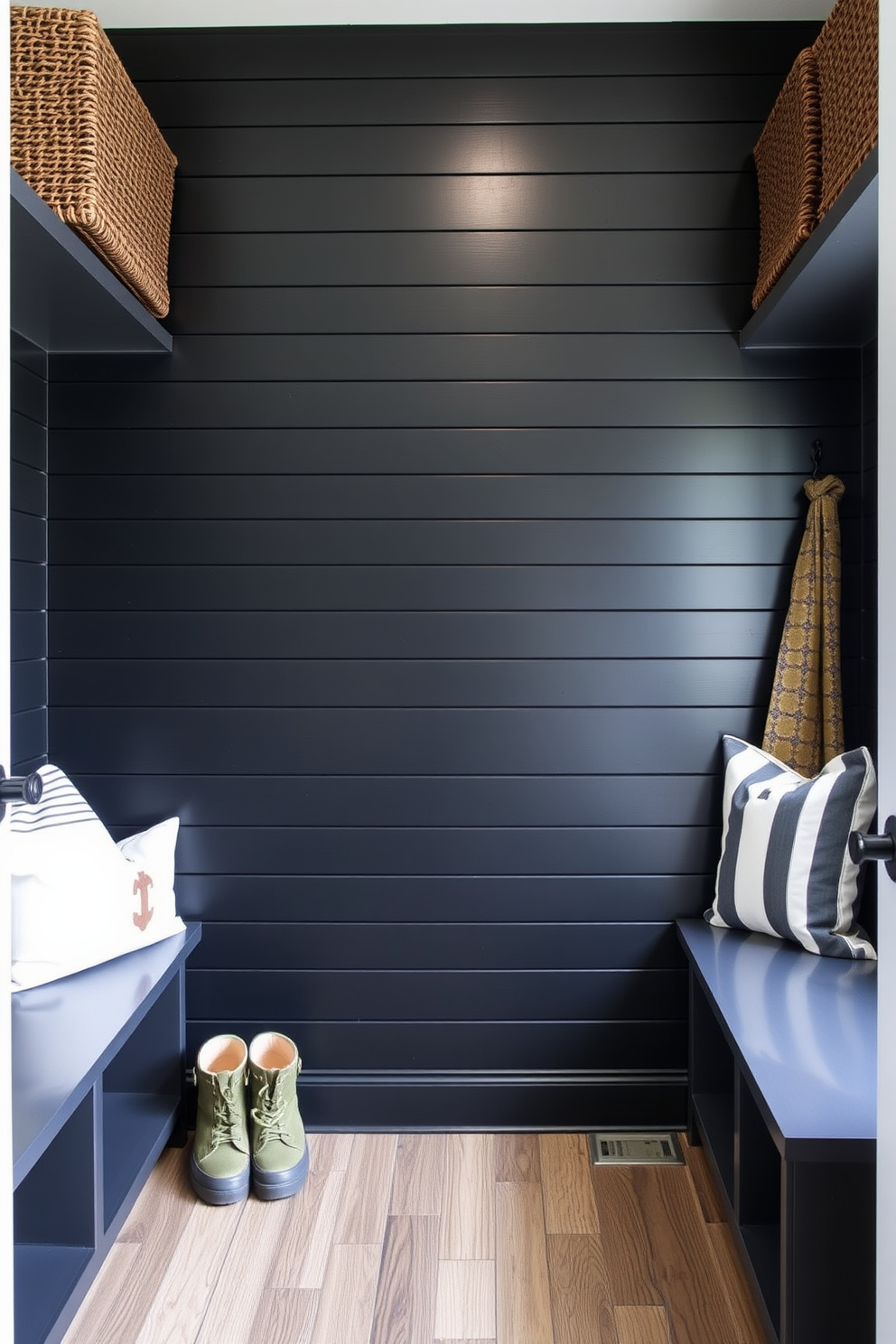 Black Mudroom Design Ideas 8