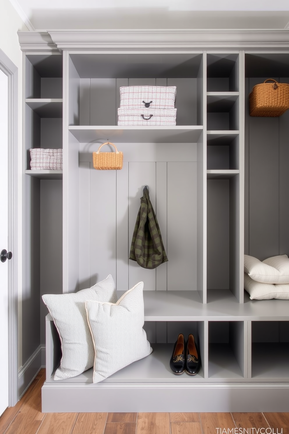 Gray Mudroom Design Ideas 14