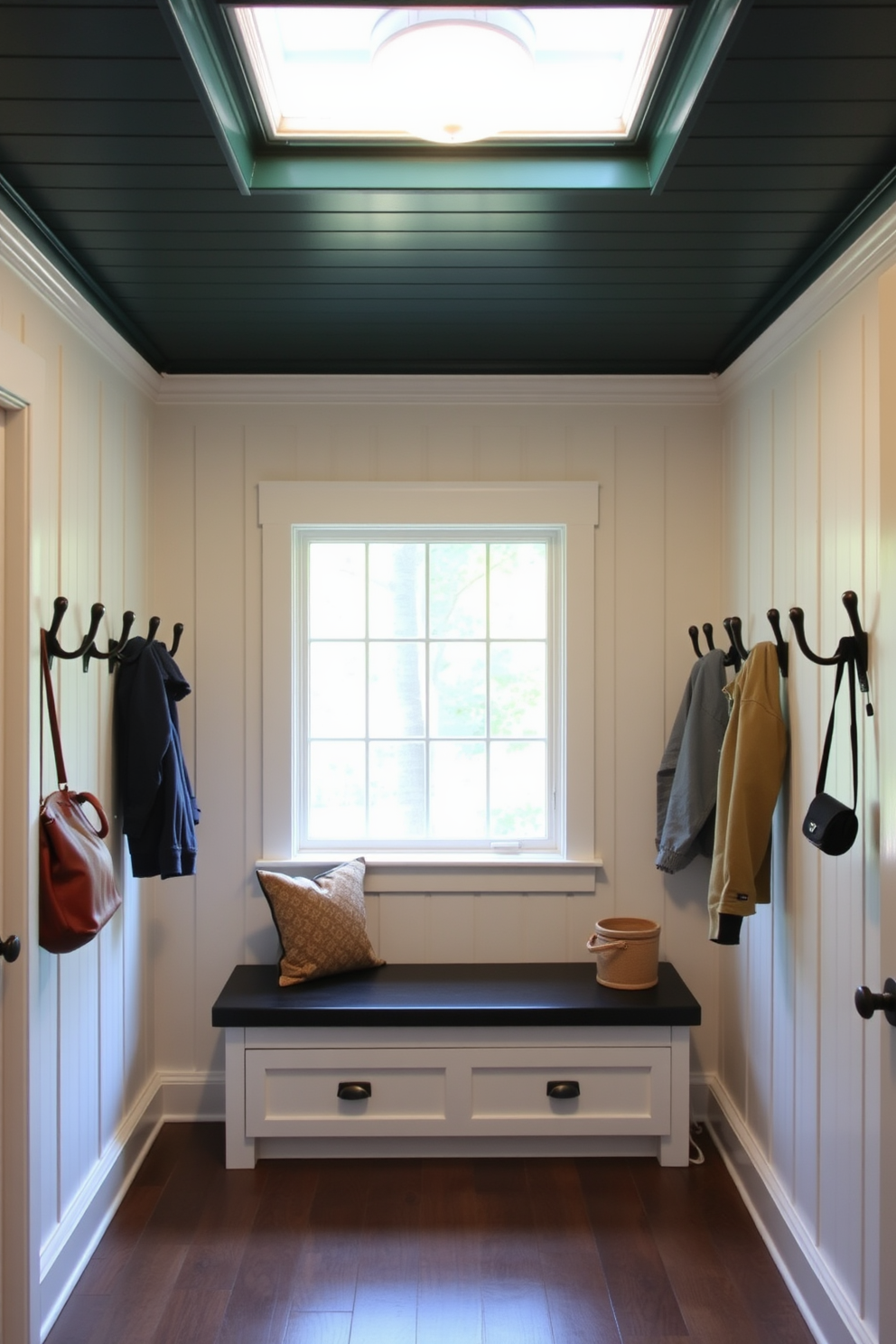 Green Mudroom Design Ideas 19