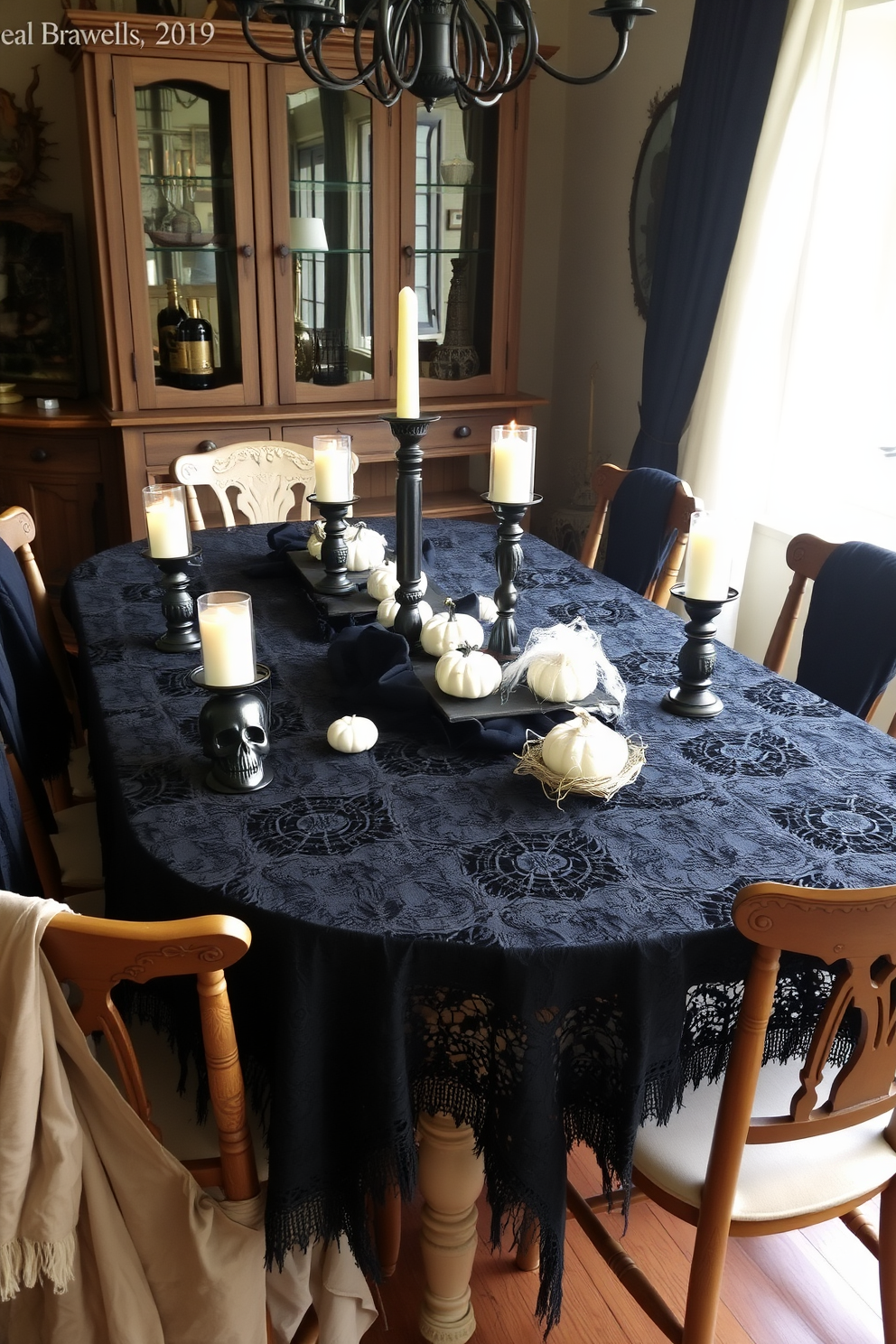 Halloween Dining Room Decorating Ideas 12