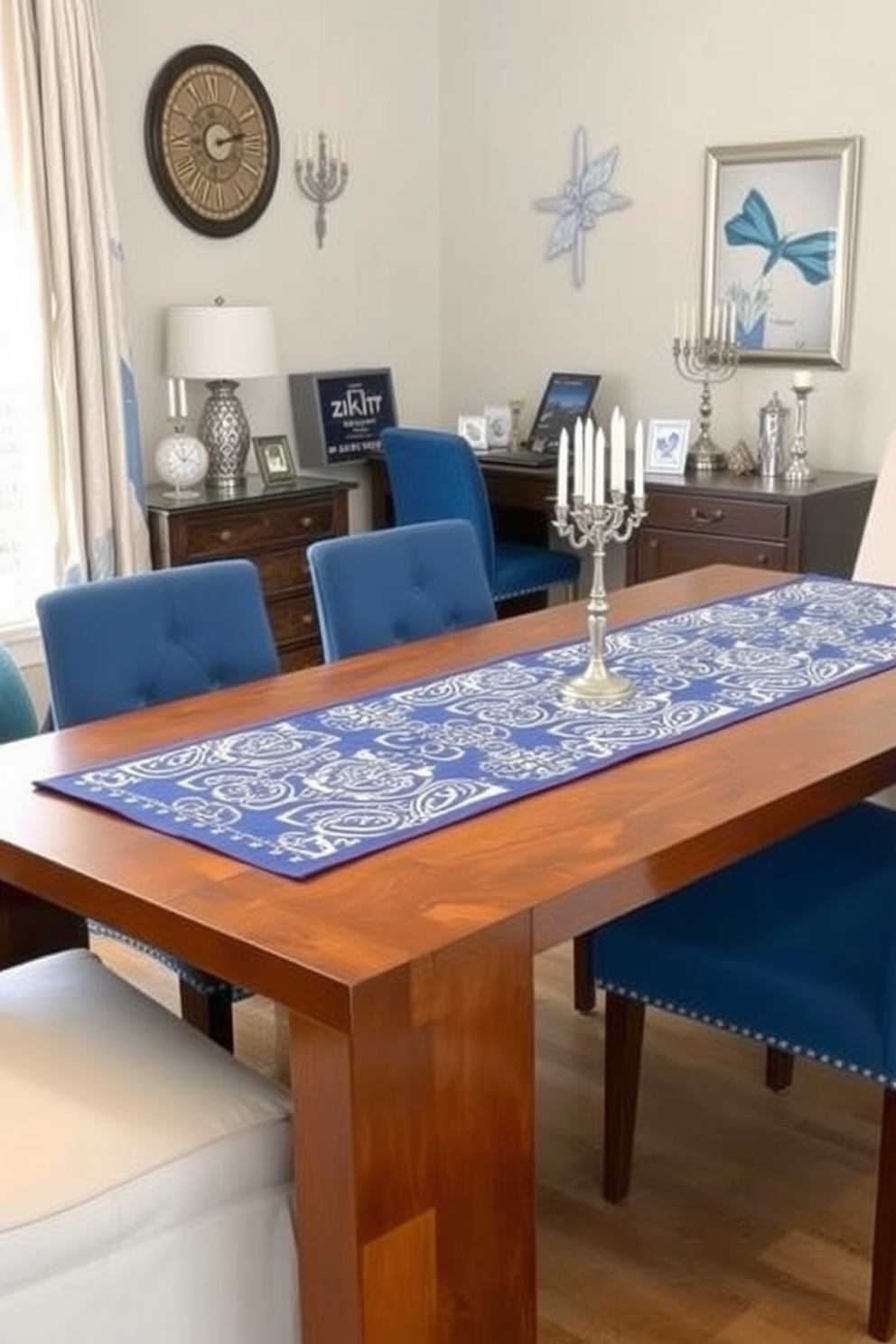 Home Office Hanukkah Decorating Ideas 14