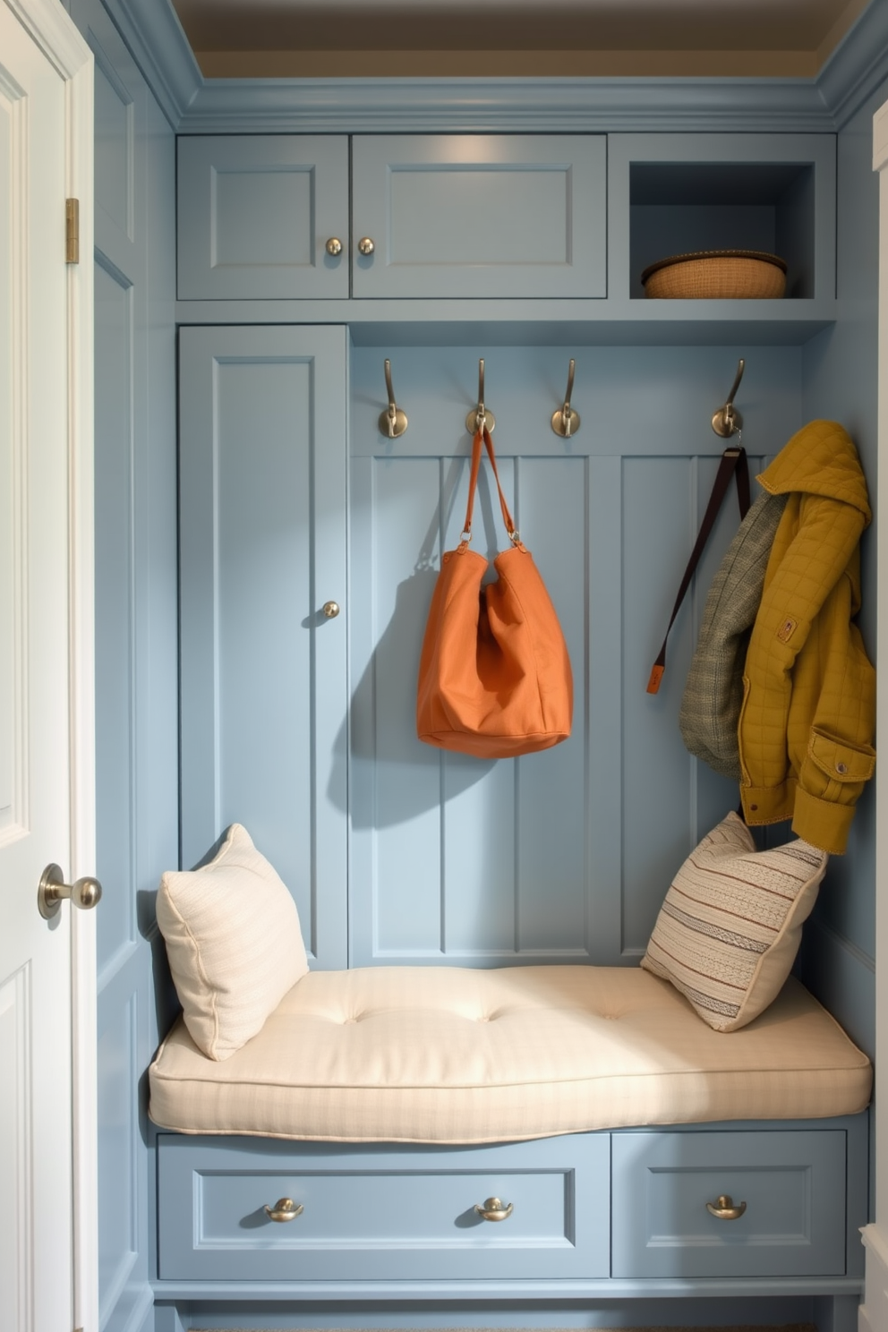 Labor Day Mudroom Decorating Ideas 17