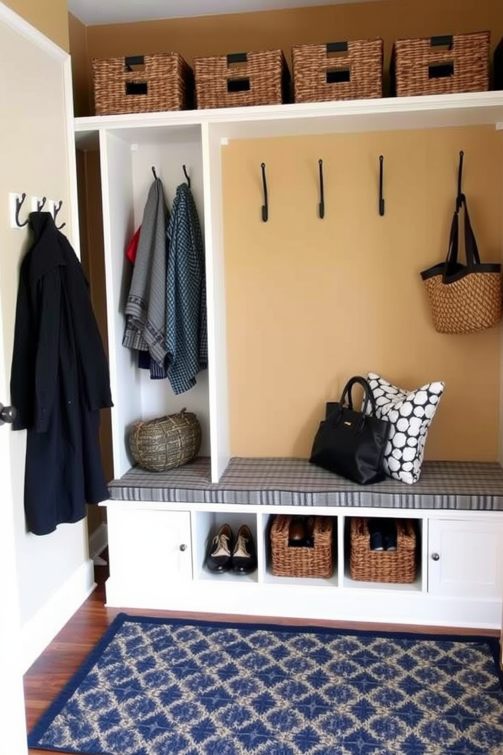 Labor Day Mudroom Decorating Ideas 3