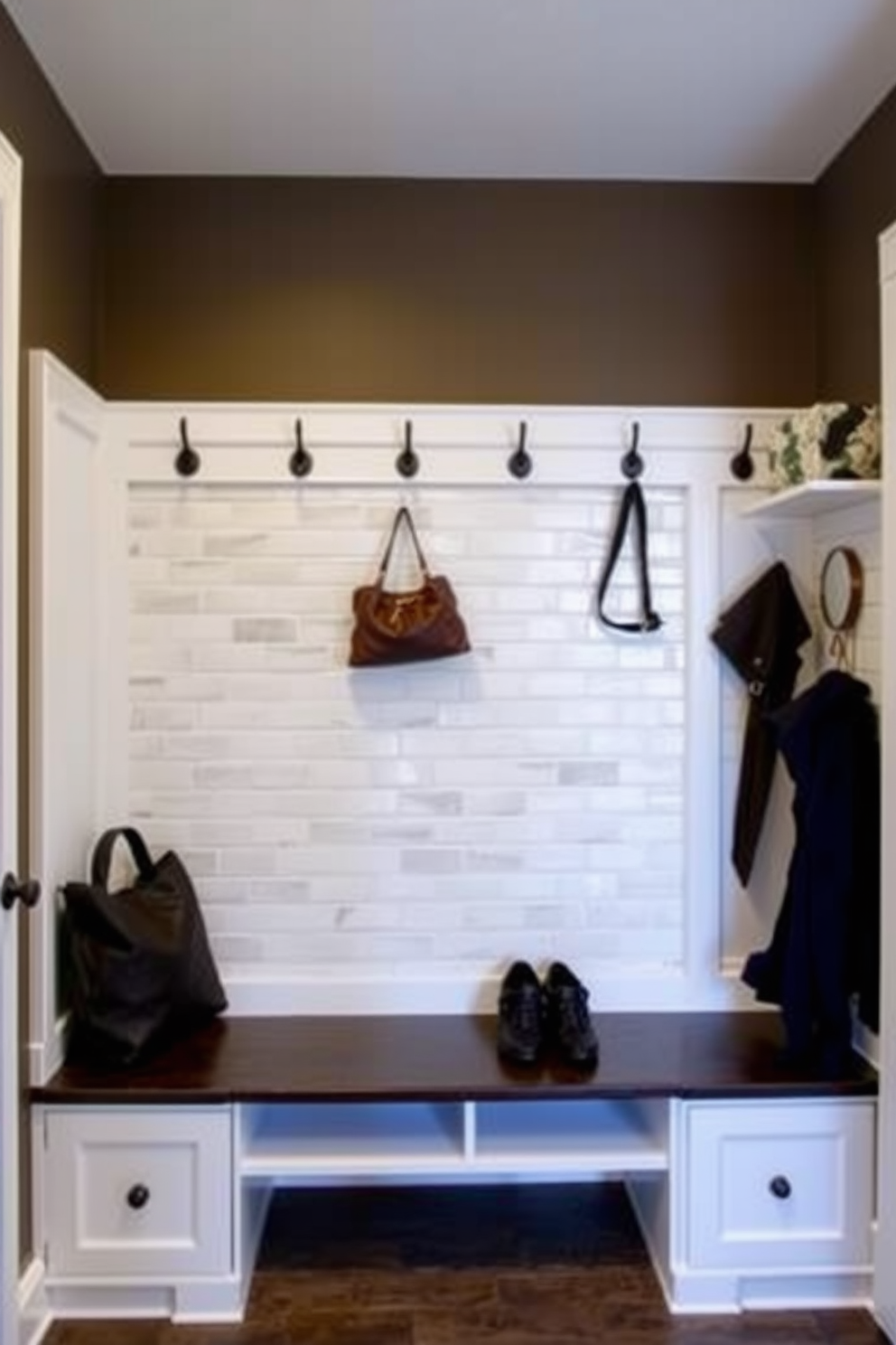 Large Mudroom Design Ideas 13