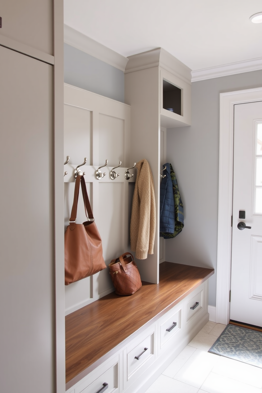 Large Mudroom Design Ideas 5