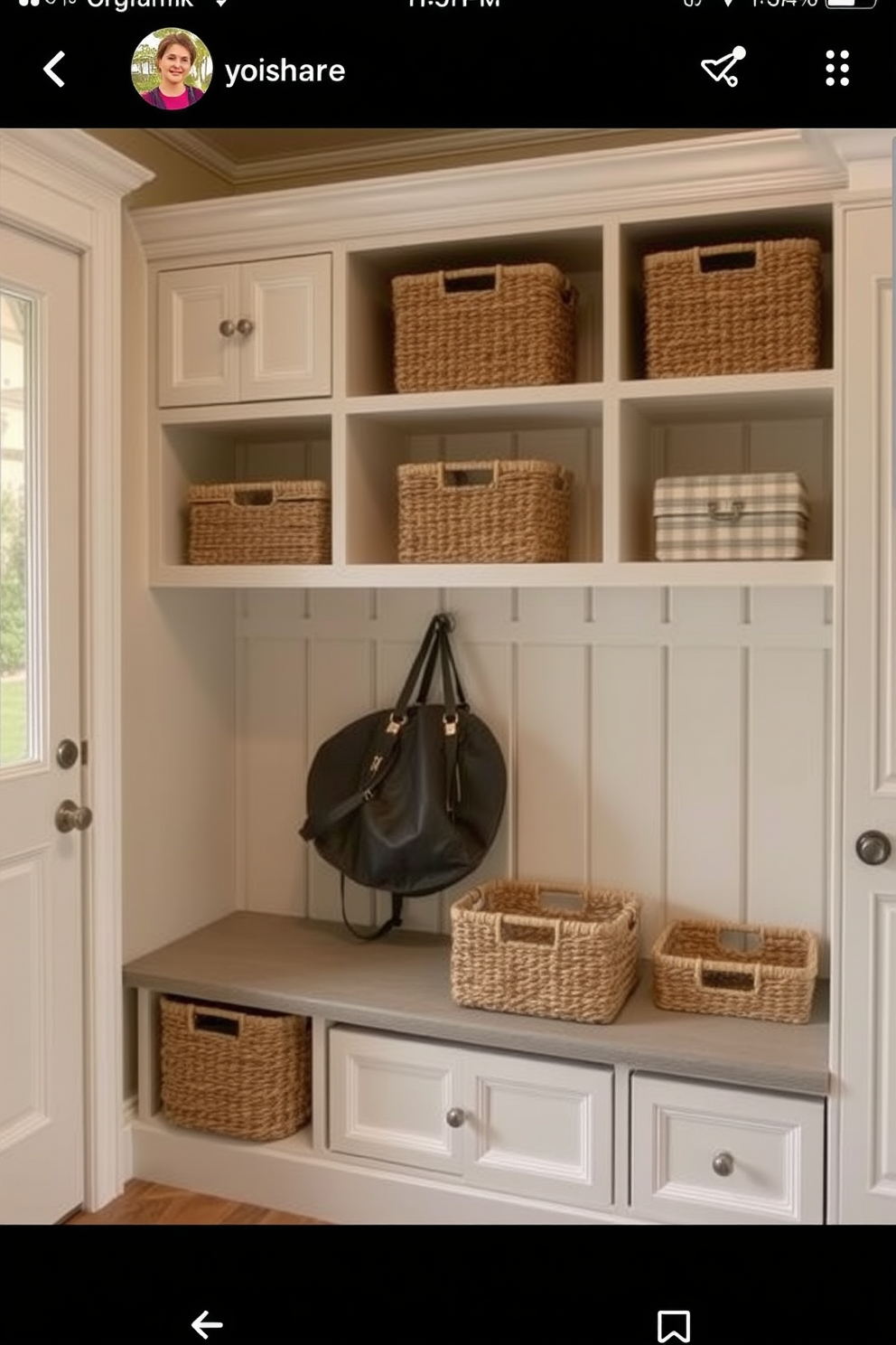 Luxury Mudroom Design Ideas 30