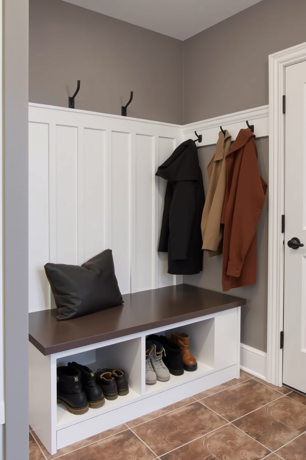 Modern Mudroom Design Ideas 15