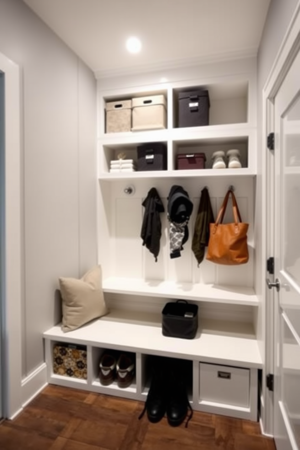 Modern Mudroom Design Ideas 2