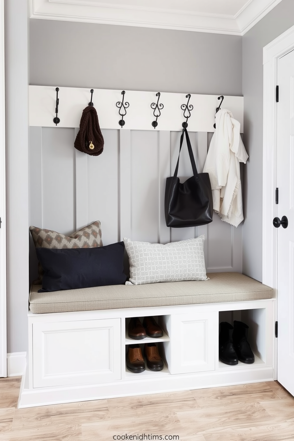 Mudroom Bench Design Ideas 14