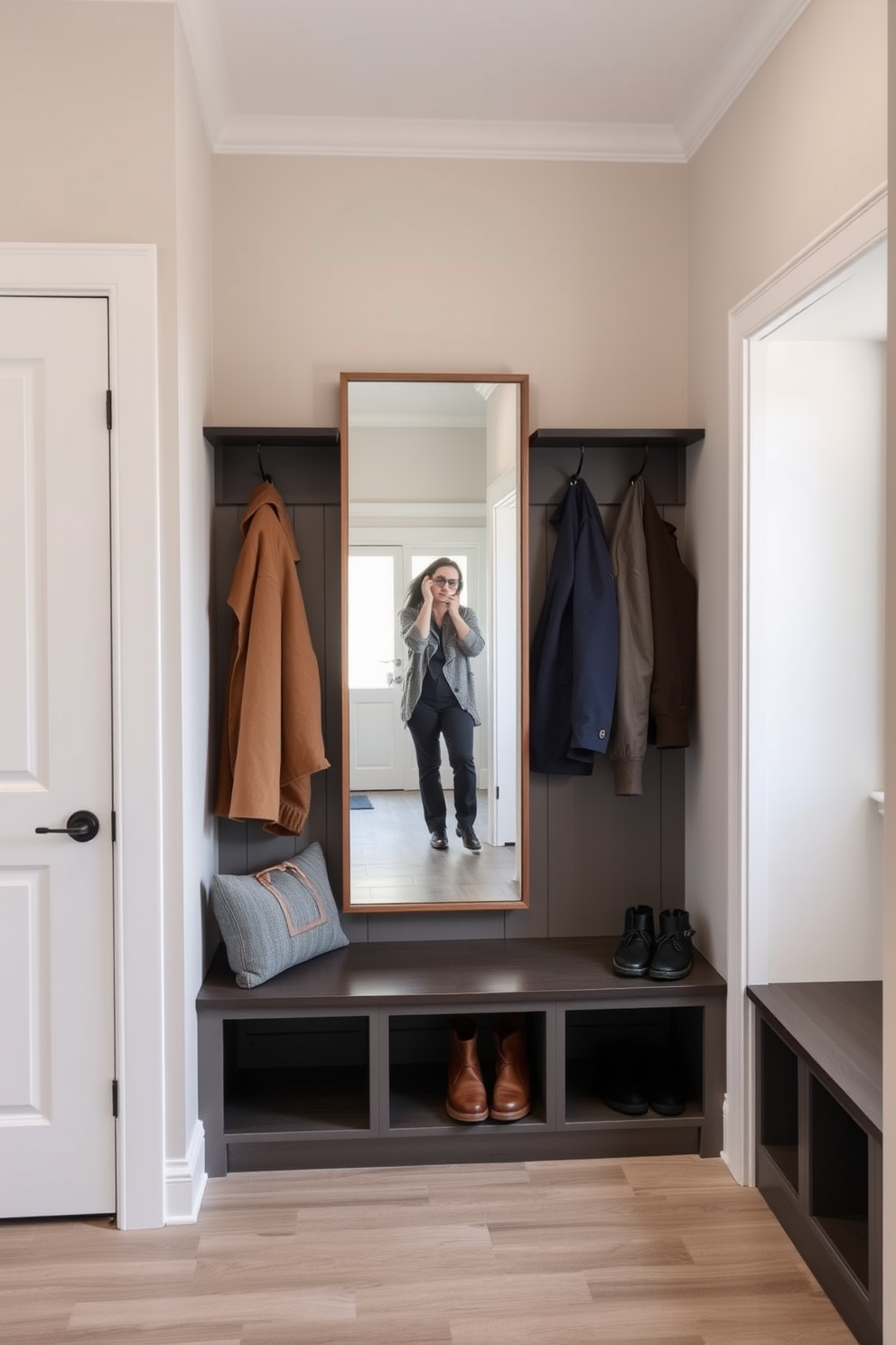 Simple Mudroom Design Ideas 17