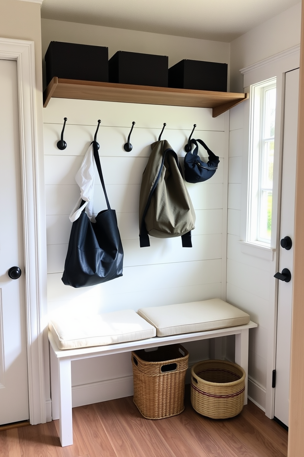 Simple Mudroom Design Ideas 30