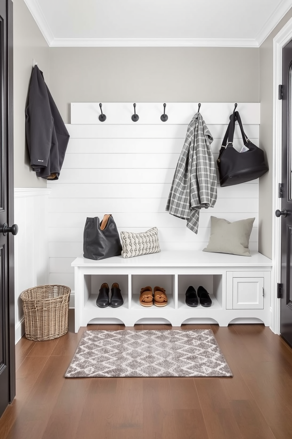 Small Mudroom Design Ideas 15