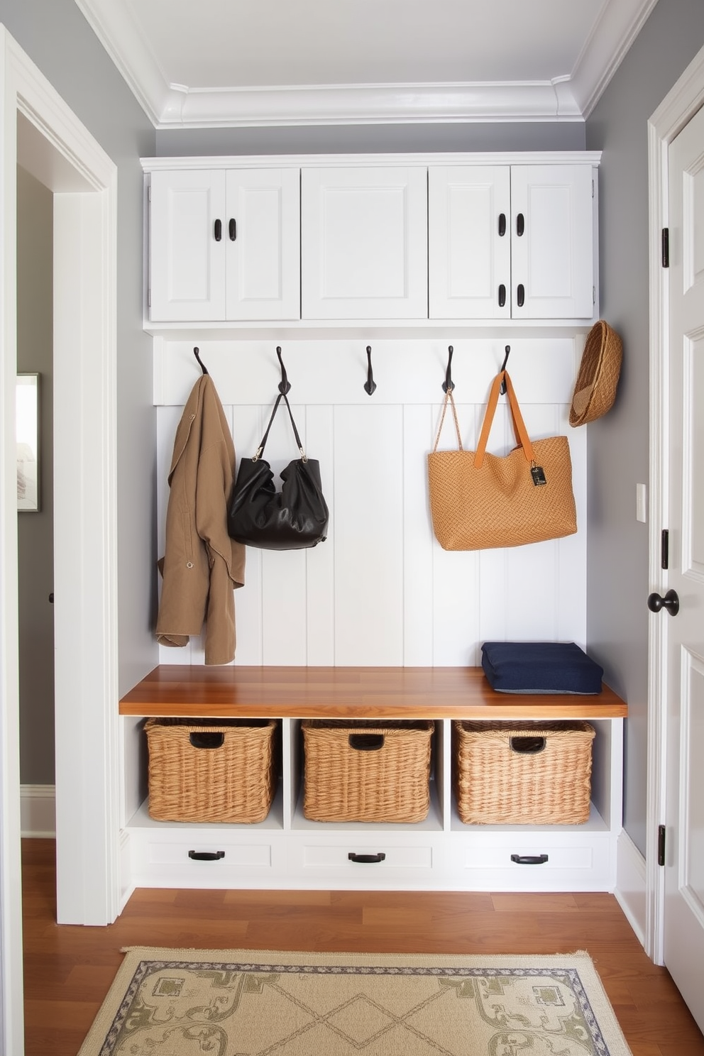 Small Mudroom Design Ideas 26