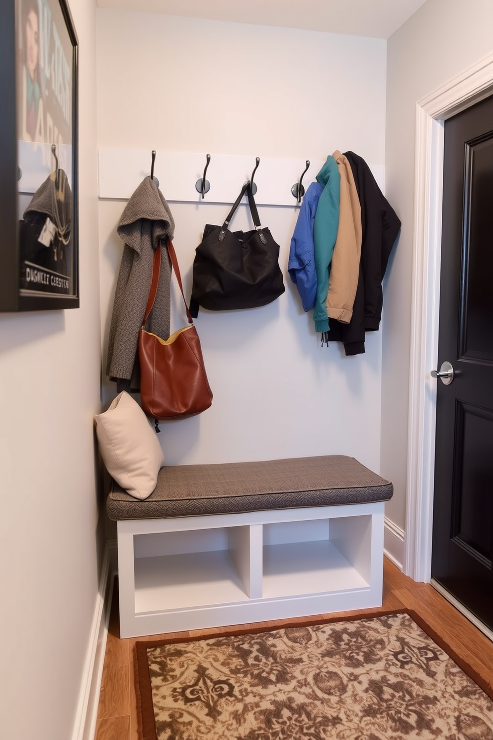 Small Mudroom Design Ideas 9