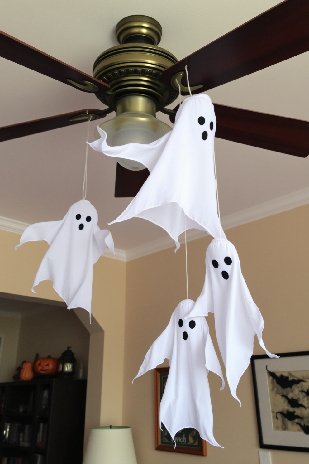 Halloween Apartment Decorating Ideas 26