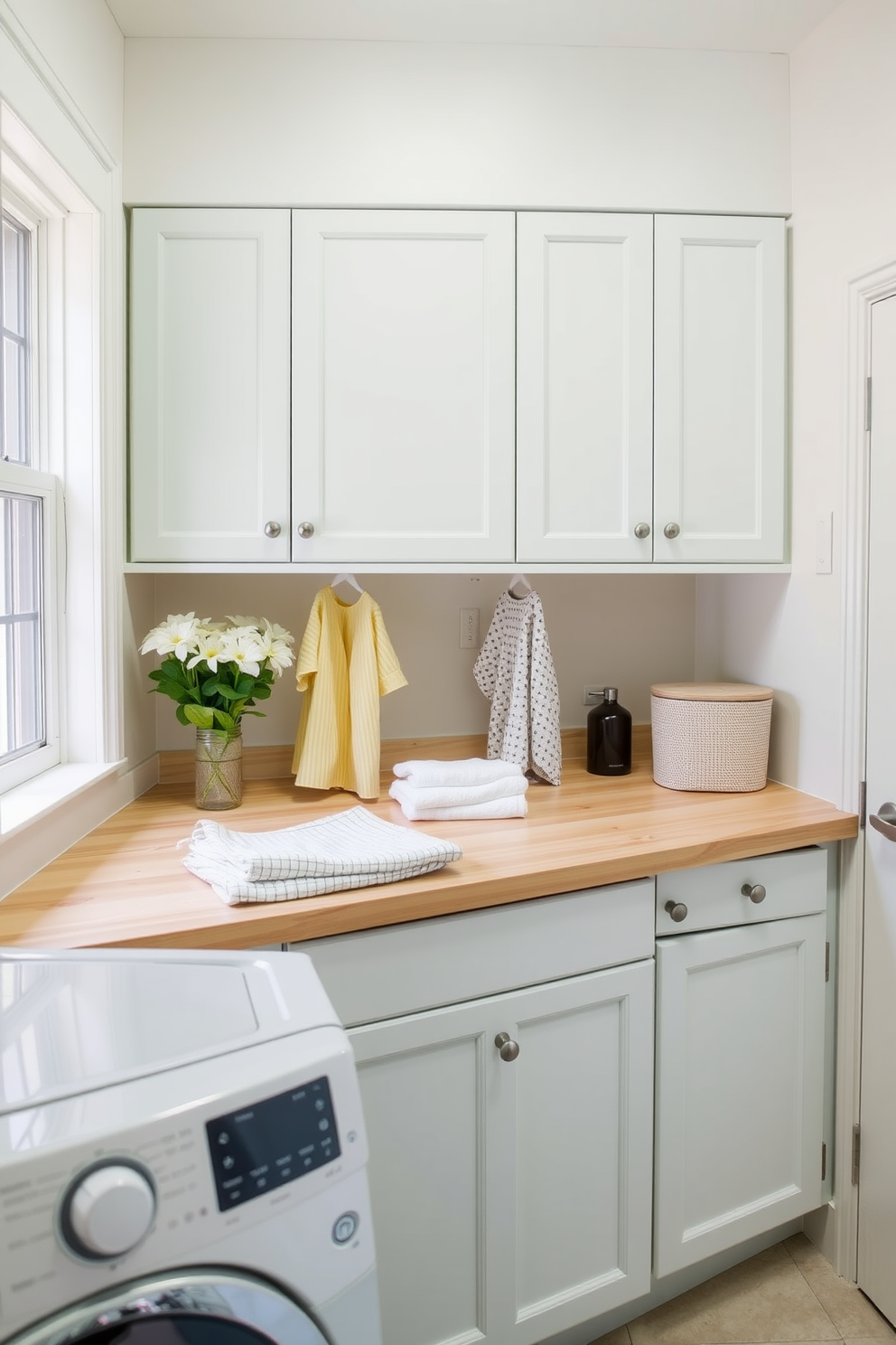 Summer Laundry Room Decorating Ideas 27