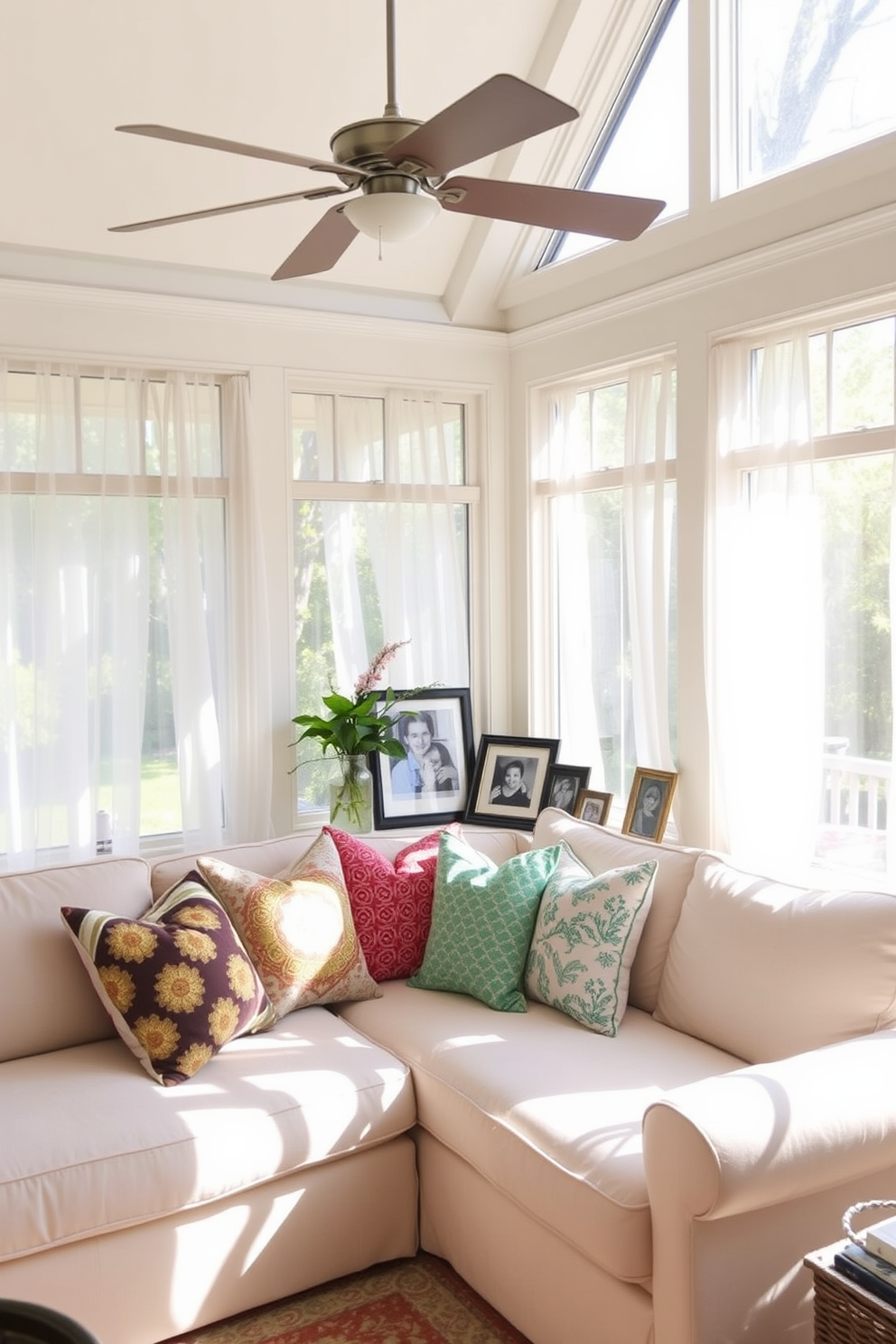 Summer Sunroom Decorating Ideas 24