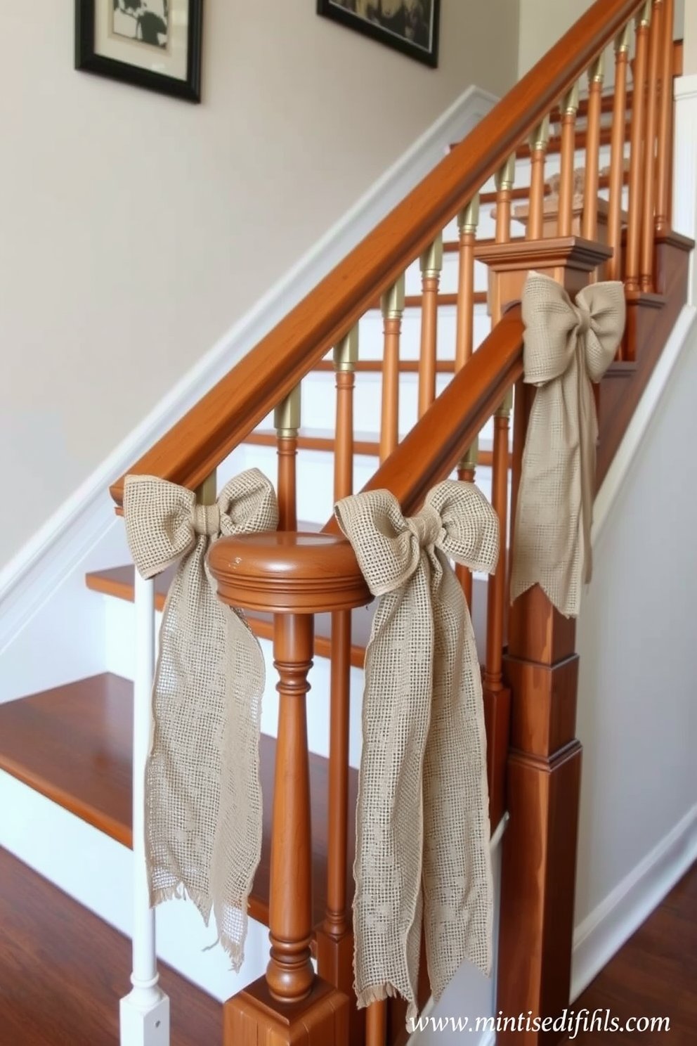 Thanksgiving Staircase Decorating Ideas 13